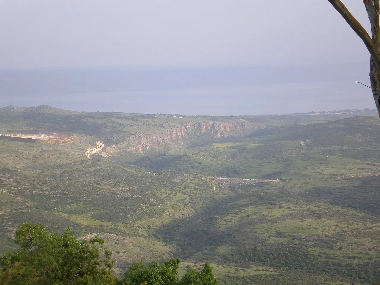 הנוף מאמירים אל הבקעה והכנרת