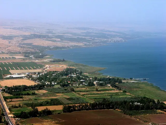 גינוסר והכנרת ממבט גבוה