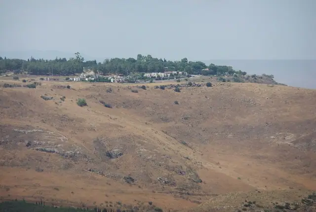 כפר חרוב שברמת הגולן, בסביבת מצפה שלום